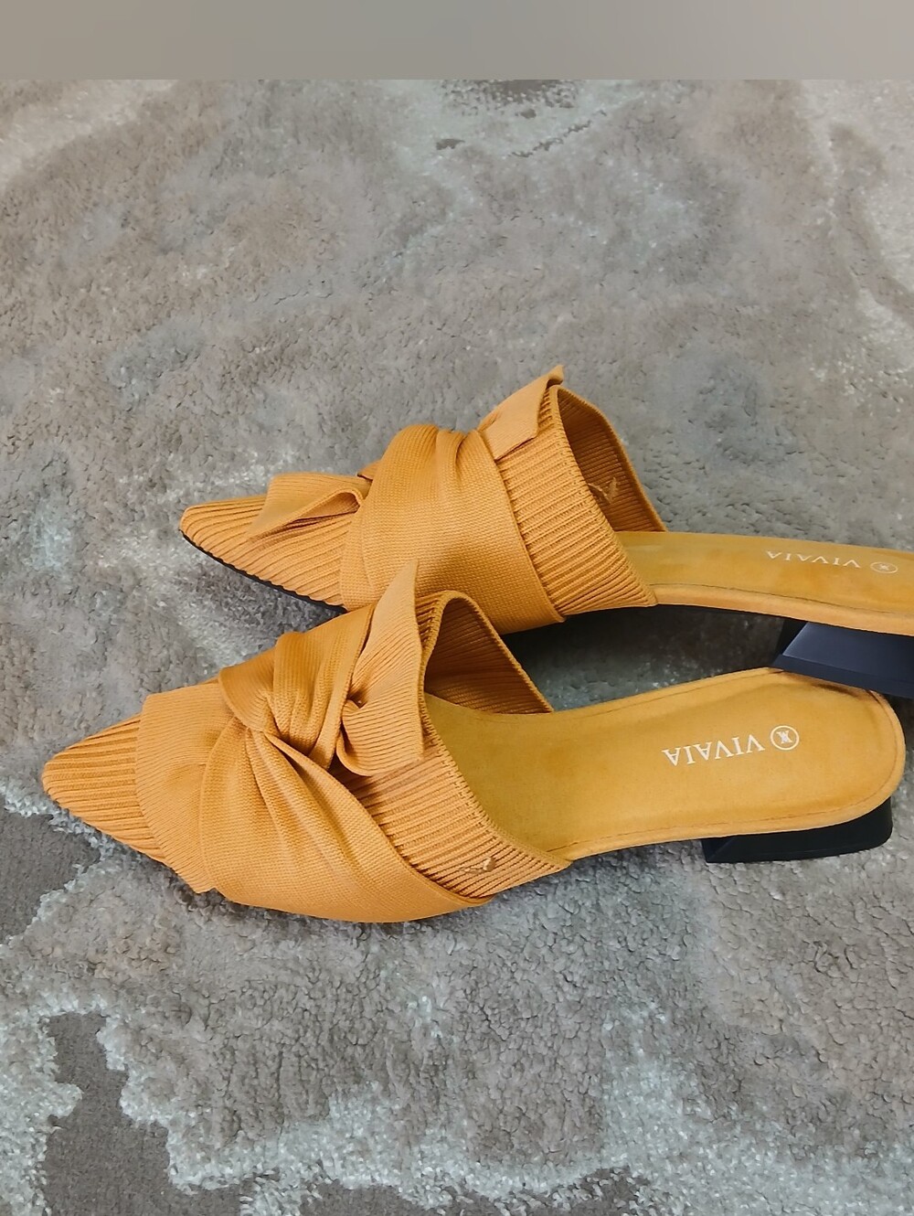 Vivaia Yaffa Pointed-Toe Knot Sandals